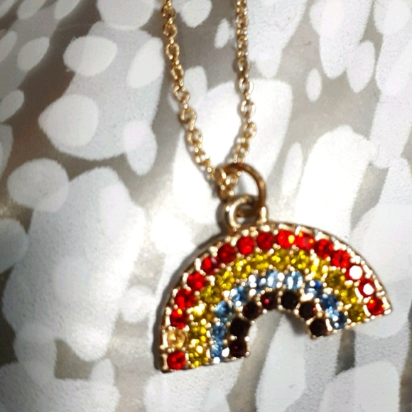💥3/$25💥Rainbow Pendant Necklace - Picture 1 of 2